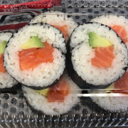 Salmon with Avocado (7 Pcs)